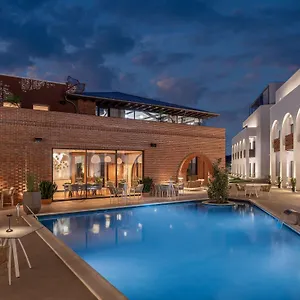 Отель Mercure Conacul Cozieni