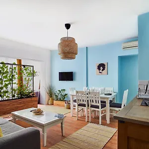Garden By Urbanesq Apartamento