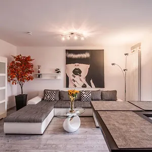 2-room Penthouse Plaza P1 Apartment